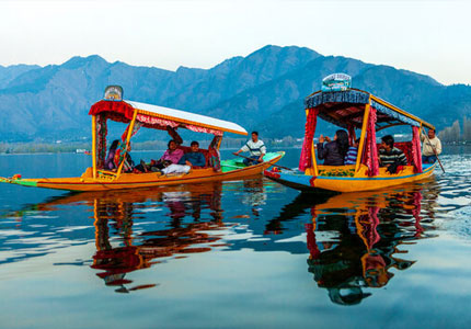 Hire a Cab for Srinagar Tour