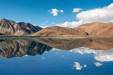 Amritsar to Leh Car Rental Service